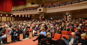 Approx 400 people heard Roz Chast speak at the Avalon 2-21-15